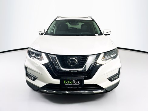 Used 2017 Nissan Rogue SL image 2