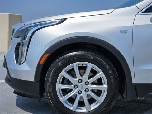 Used 2019 Cadillac XT4 Luxury w/ Cold Weather Package image 9