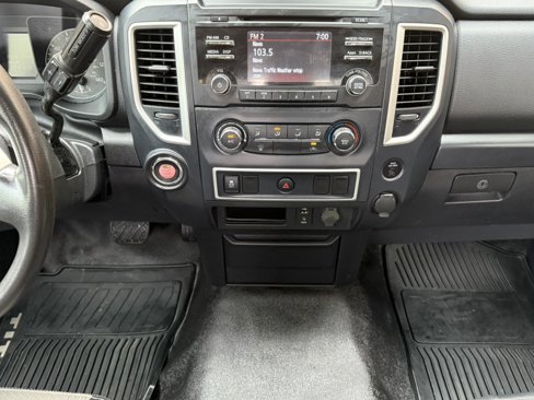 Used 2017 Nissan Titan S image 20