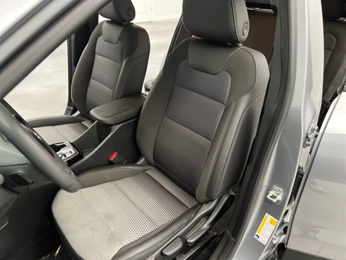 Used 2024 Chevrolet Trax LT image 9