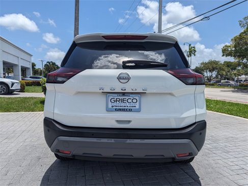 Used 2023 Nissan Rogue S image 10