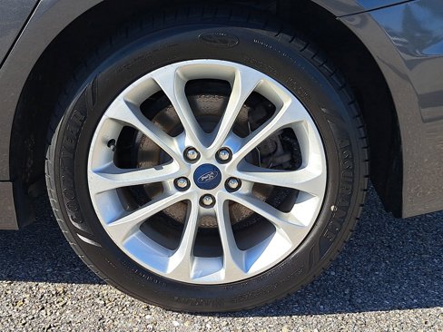 Used 2019 Ford Fusion SE image 5