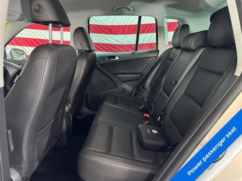 Used 2014 Volkswagen Tiguan SE image 11