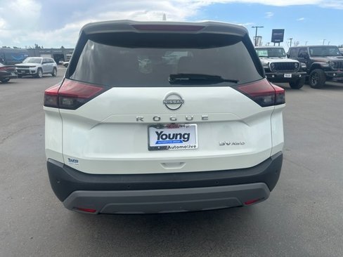 Used 2023 Nissan Rogue SV image 5