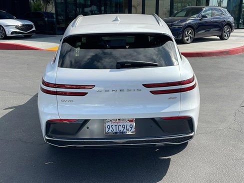 Used 2026 Genesis GV70 2.5T image 8