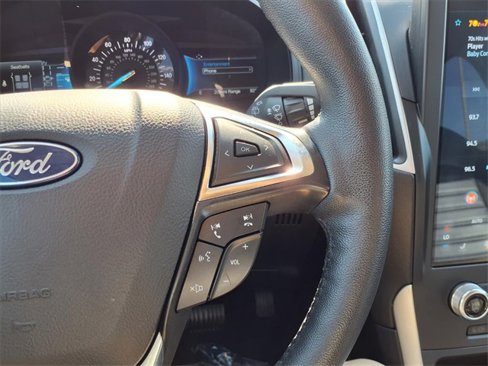 Used 2024 Ford Edge SEL image 11