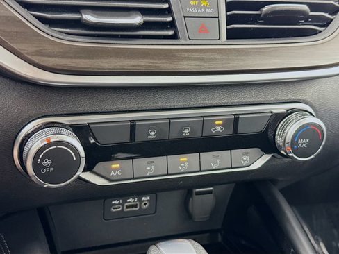 Used 2023 Nissan Altima 2.5 SV image 15