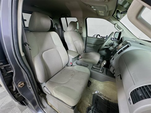 Used 2015 Nissan Frontier SV image 24