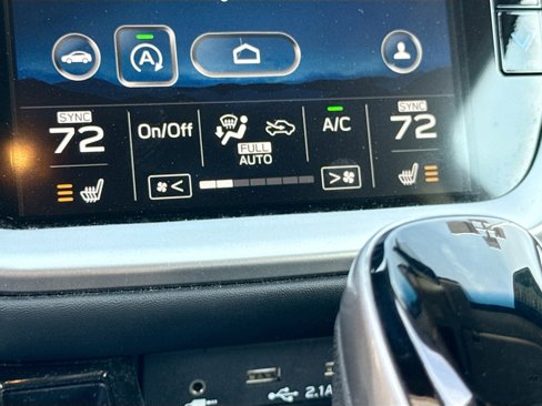 Used 2022 Subaru Outback Premium image 19