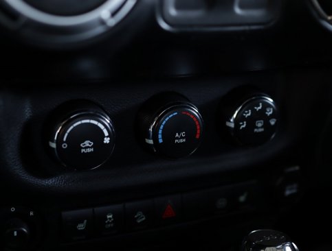 Used 2012 Jeep Wrangler Sahara w/ Dual Top Group image 13