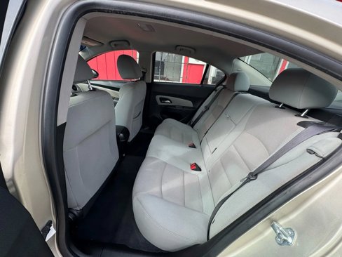 Used 2013 Chevrolet Cruze LT image 10