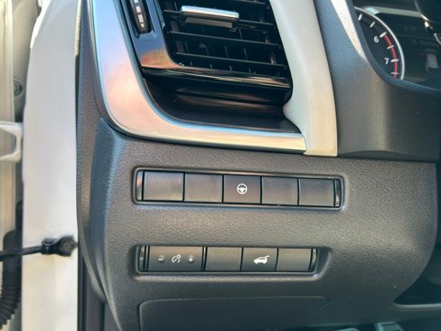 Used 2021 Nissan Rogue SL w/ Premium Package image 20