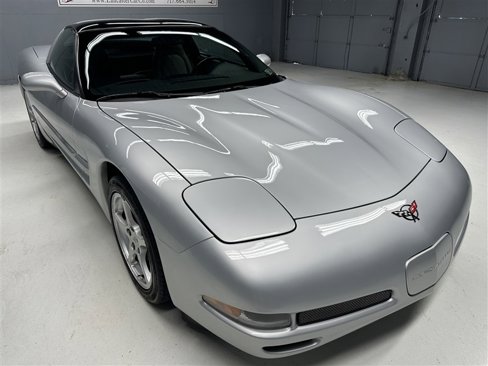 Used 2000 Chevrolet Corvette Coupe image 9