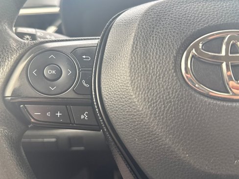 Used 2021 Toyota Corolla LE image 17