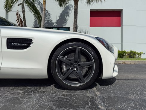 Used 2018 Mercedes-Benz AMG GT Roadster image 25