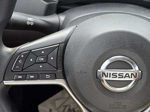 Used 2021 Nissan Rogue Sport S image 13