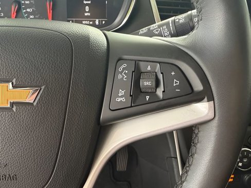Used 2021 Chevrolet Trax LT w/ Driver Confidence Package image 36