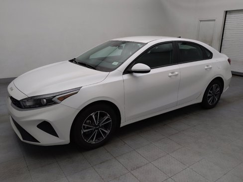 Used 2023 Kia Forte LXS image 2
