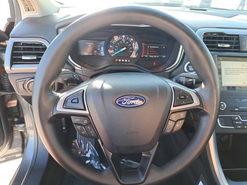 Used 2019 Ford Fusion SE image 18