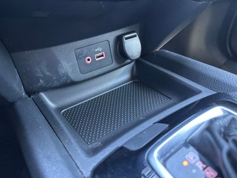 Used 2018 Nissan Rogue S image 16