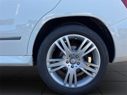 Used 2015 Mercedes-Benz GLK 350 4MATIC image 25