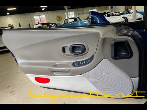 Used 2004 Chevrolet Corvette Coupe w/ Preferred Equipment Group image 20