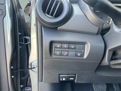 New 2025 Nissan Kicks S image 14