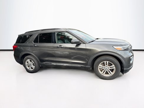 Certified 2020 Ford Explorer XLT w/ Equipment Group 202A image 7