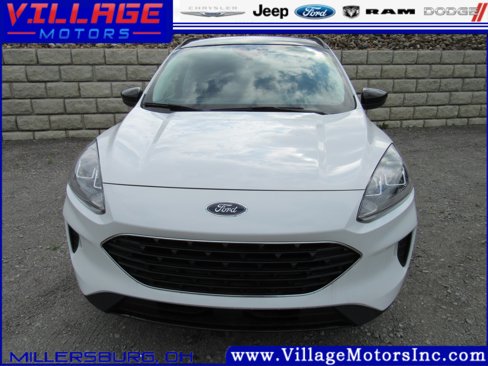 Used 2022 Ford Escape SE w/ SE Sport Appearance Package image 2