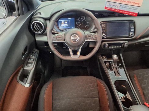 Used 2024 Nissan Kicks SR image 8