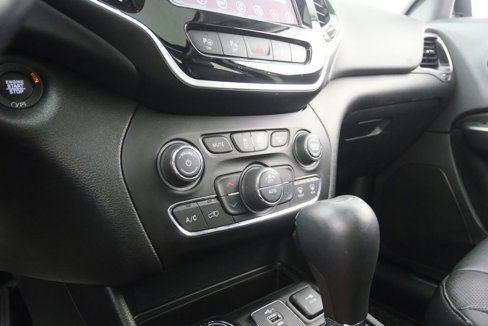 Used 2019 Jeep Cherokee Overland w/ Technology Group image 26