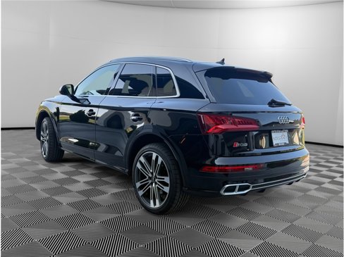 Used 2018 Audi SQ5 Premium Plus w/ Navigation Package image 3