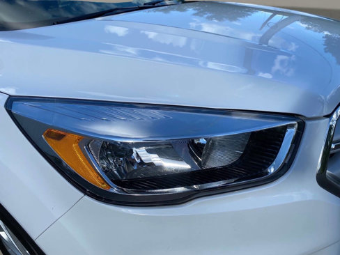 Used 2019 Ford Escape SE image 9