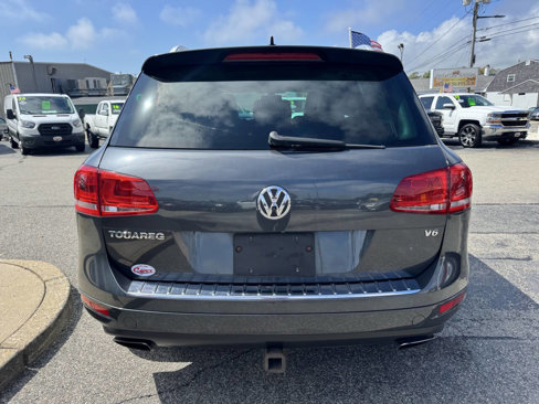 Used 2014 Volkswagen Touareg Sport image 8