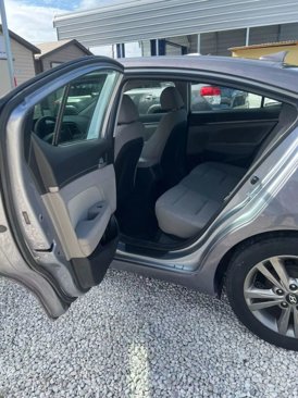 Used 2017 Hyundai Elantra SE image 11