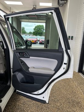 Used 2017 Subaru Forester 2.5i Premium image 14