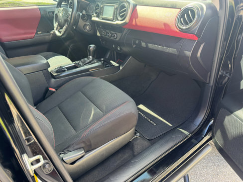 Used 2017 Toyota Tacoma SR5 image 10