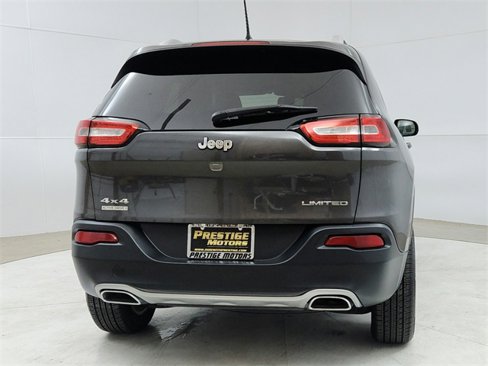 Used 2016 Jeep Cherokee Limited w/ Luxury Group image 6