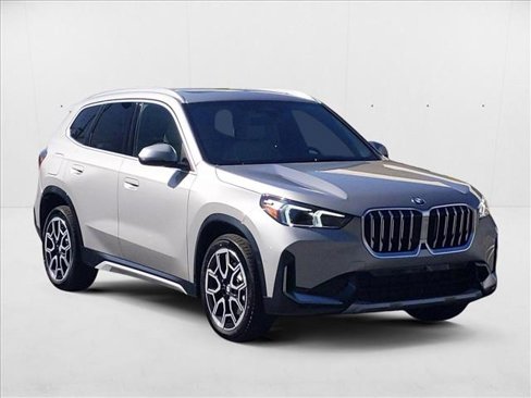 Used 2025 BMW X1 xDrive28i w/ Technology Package image 7