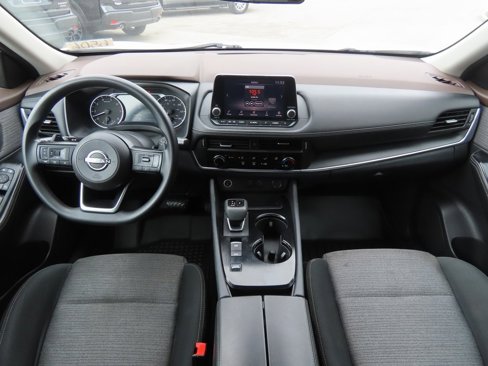 Used 2022 Nissan Rogue S image 3