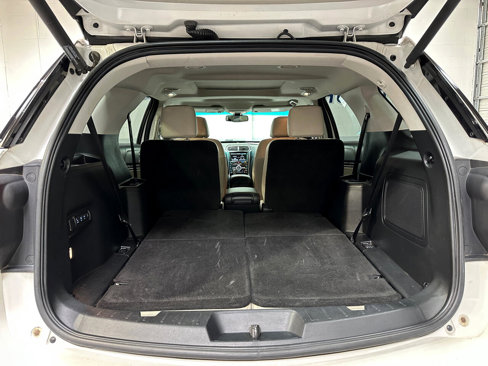 Used 2016 Ford Explorer Platinum image 28