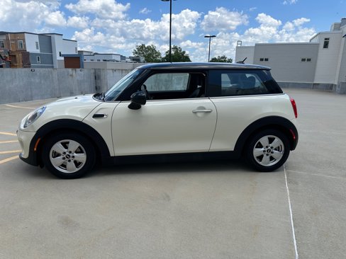 Used 2016 MINI Cooper 2-Door Hardtop image 2
