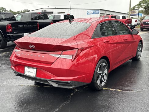 Used 2023 Hyundai Elantra SEL w/ Convenience Package image 8