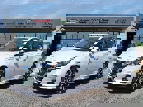 Used 2021 Nissan Altima 2.5 Platinum image 1