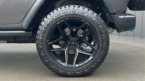 Used 2022 Jeep Wrangler Unlimited Rubicon 4xe w/ Cold Weather Group image 12