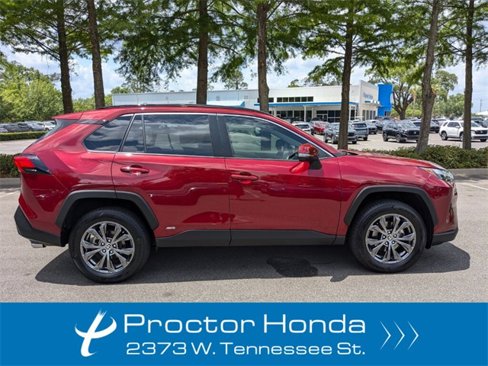 Used 2022 Toyota RAV4 XLE Premium image 11