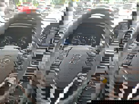 Used 2021 Hyundai Tucson SE image 18