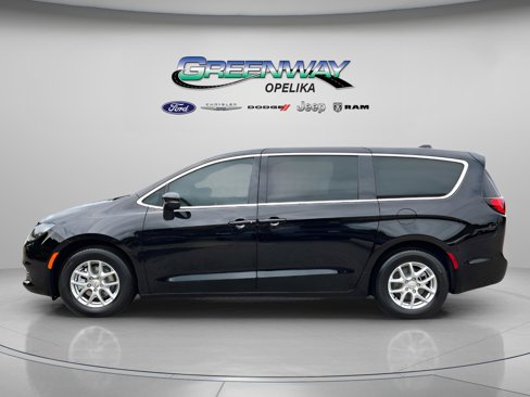 New 2026 Chrysler Voyager LX image 4