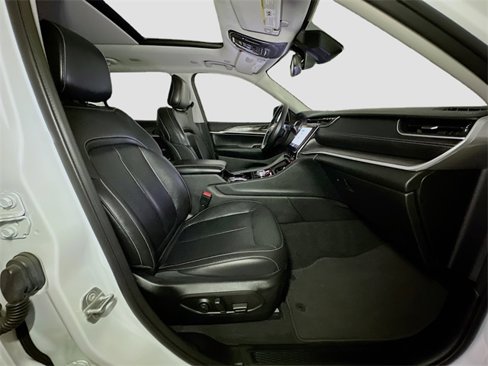 Certified 2022 Jeep Grand Cherokee L Limited image 37