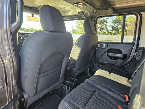 Used 2021 Jeep Wrangler Unlimited Sport image 12